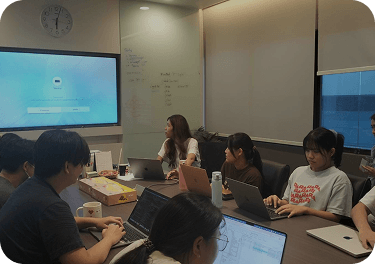 ทีม Enersys แลกเปลี่ยนความรู้ในกิจกรรมภายใน
